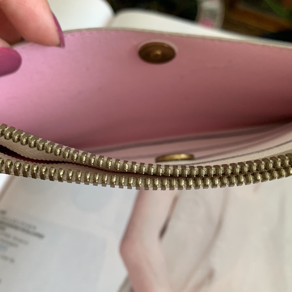 Medium Pouch - Picture 8 of 8